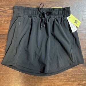 All in Motion | Black Core Flex Woven Skort